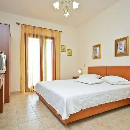 Lägenhetshotell Anthi Naxos 3*