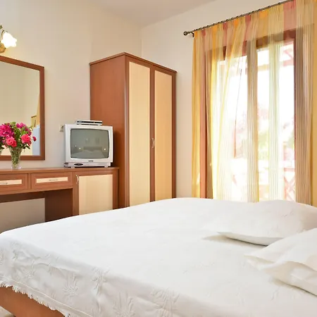 Anthi Naxos Αγία Άννα