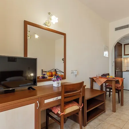 Anthi Naxos Lägenhetshotell 3*